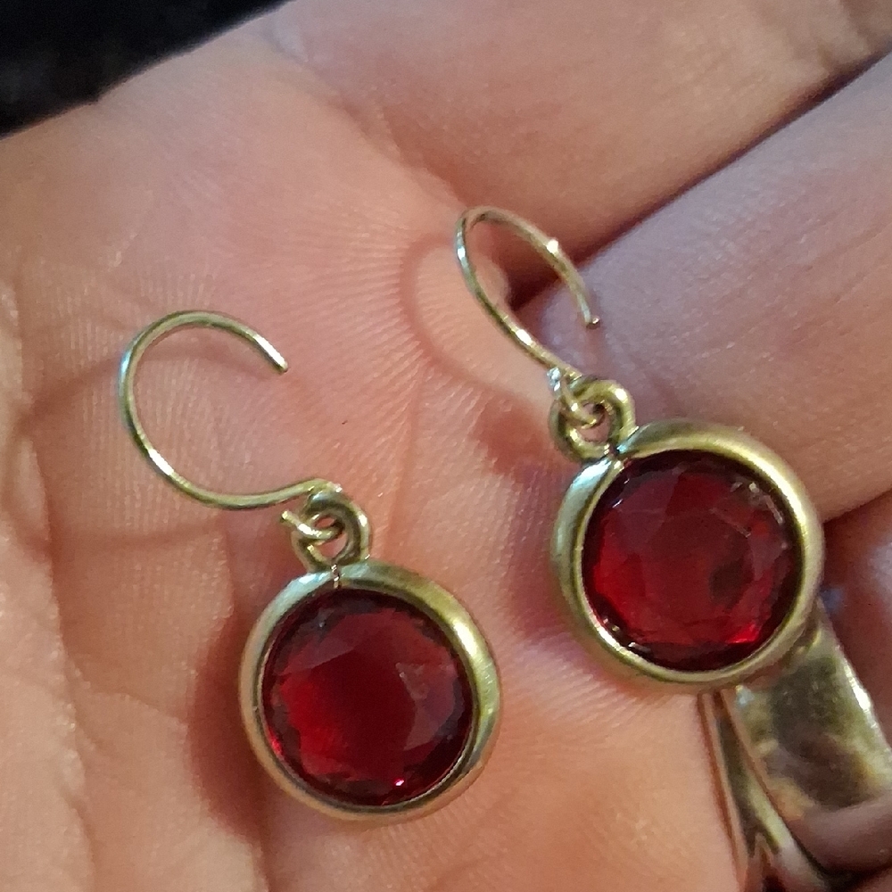 Anne Klein Gold and Red Crystal long  Necklace Set. - Picture 5 of 6